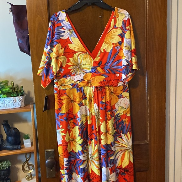 Brand new Stella & Julie, tropical floral print V-neck maxi dress 😍😍😍 - Picture 10 of 10